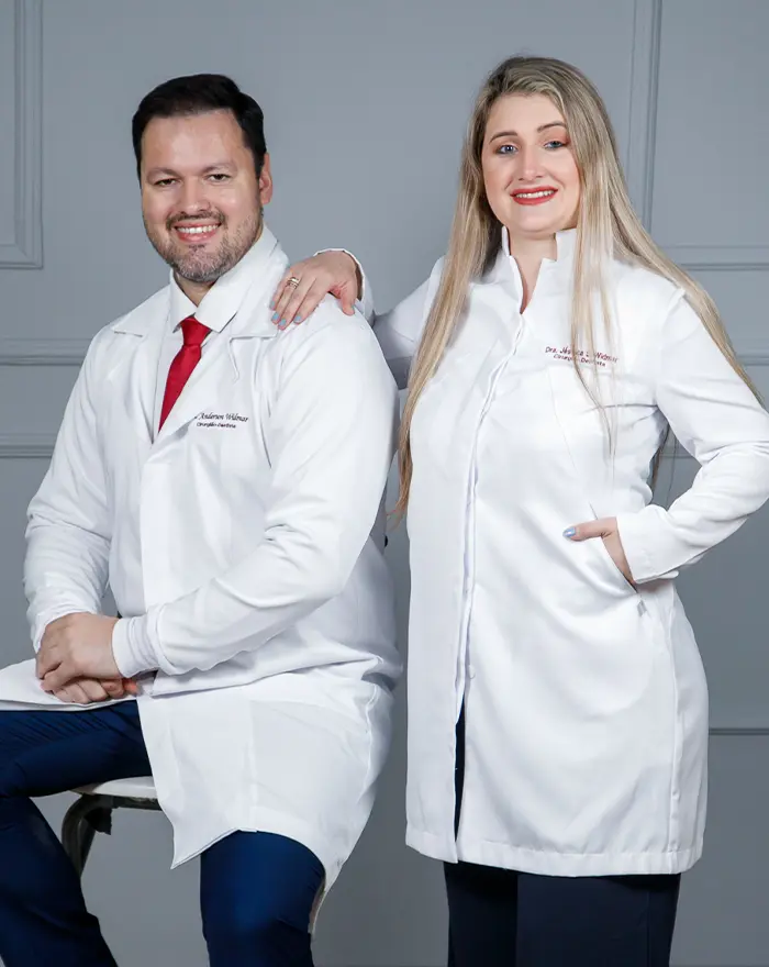 Casal de dentistas Widmar Odontologia e Estética